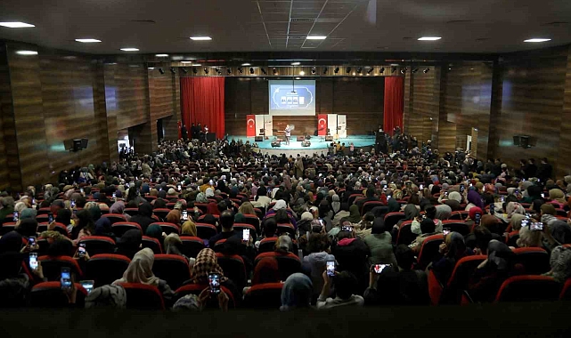 Van'da Sonsuzluk Kervanı şiir, ezgi ve söyleşi programına yoğun katılım sağlandı