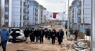 Yabancı basın kuruluşları Malatya’da deprem çalışmalarını yerinde gördü