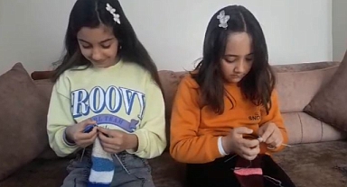 Yarıyıl tatilinde örgü örmeyi öğreniyorlar
