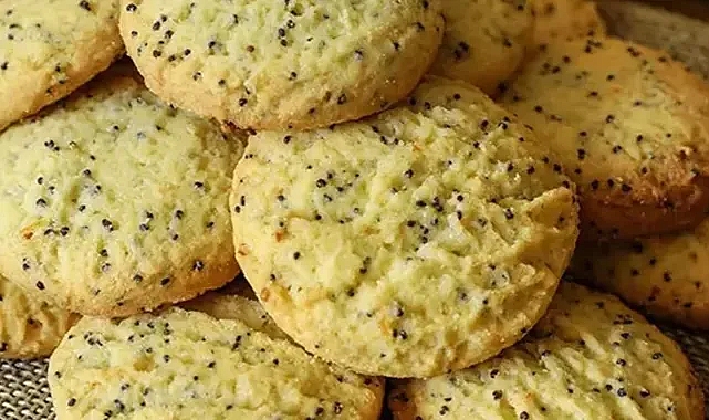 Yeni favoriniz olacak: Damak çatlatan Haşhaşlı Limonlu Kurabiye tarifi