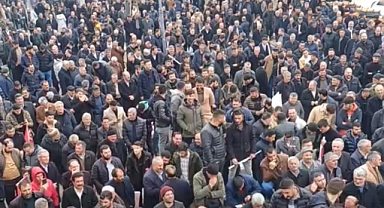 Yeniden Refah Partisi Patnos Belediye Başkan Adayı Kurtuluş Erhan'a coşkulu karşılama