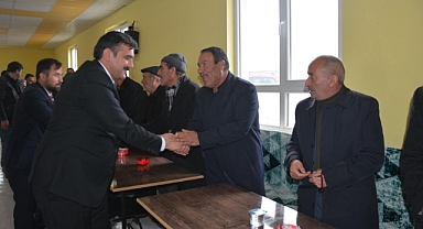 Yeniden Refah Partisi Patnos Belediye Başkan Adayı Kurtuluş Erhan taziye ziyaretinde