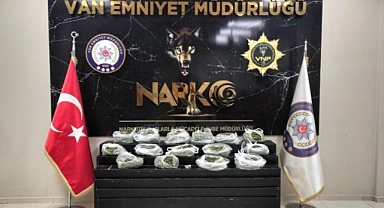 Zehir tacirlerine yönelik yapılan operasyonda 22 kilo 211 gram uyuşturucu ele geçirildi