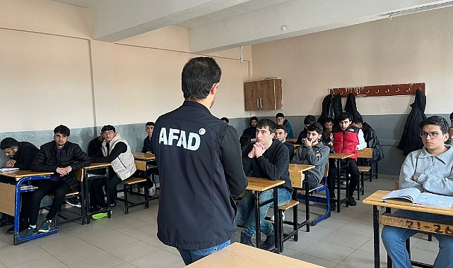 AFAD Ağrı'da Lise Öğrencilerine Yönelik Afet Farkındalık Eğitimi Verdi