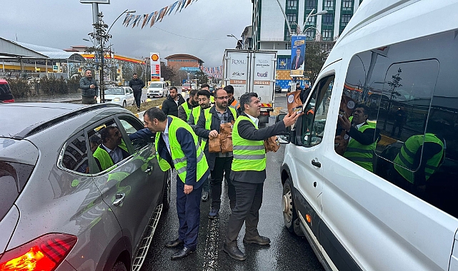Ağrı AK Gençlik’ten iftarlık ikram
