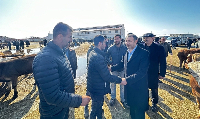 Ağrı Belediye Başkan adayı Aydın, Hayvan Pazarını ziyaret etti