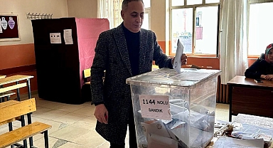 Ağrı Belediye Başkanı Metin Karadoğan oyunu kullandı