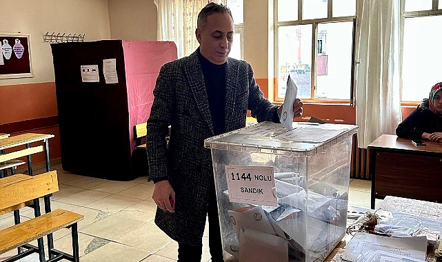 Ağrı Belediye Başkanı Metin Karadoğan oyunu kullandı