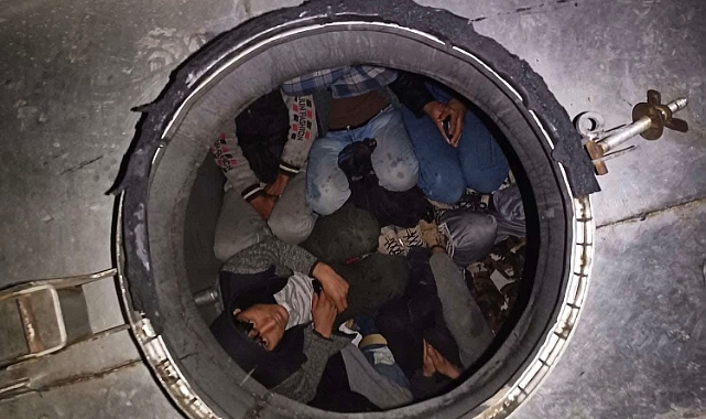 Ağrı’da 19 kaçak göçmen bakın nereden çıktı