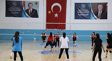 Ağrı’da Dünya Kadınlar Günü "Evinin Sultanları” voleybol turnuvası düzenlendi