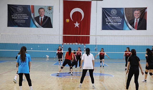 Ağrı’da Dünya Kadınlar Günü "Evinin Sultanları” voleybol turnuvası düzenlendi