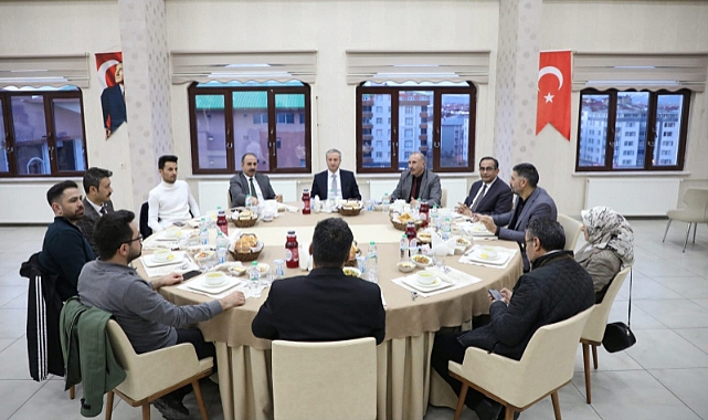 Ağrı'da eğitimciler iftar sofrasında buluştu