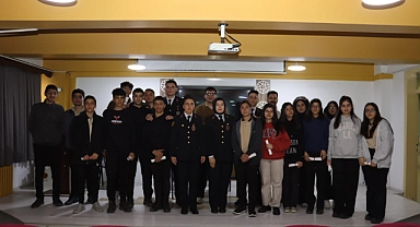 (Videolu Haber)   Ağrı'da Jandarma öğrencilere "Jandarma mesleği" eğitimi verdi