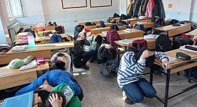 Ağrı’da okullarda deprem tatbikatı yapıldı