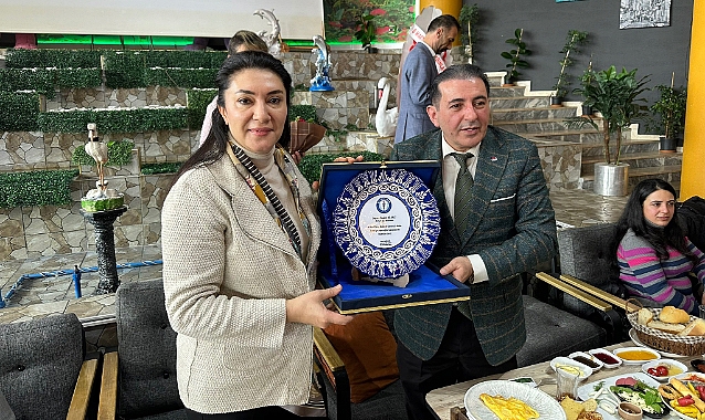 Ağrı Milletvekili Kilerci, Sağlık-Sen Üyesi Kadınları ile Kahvaltıda Buluştu