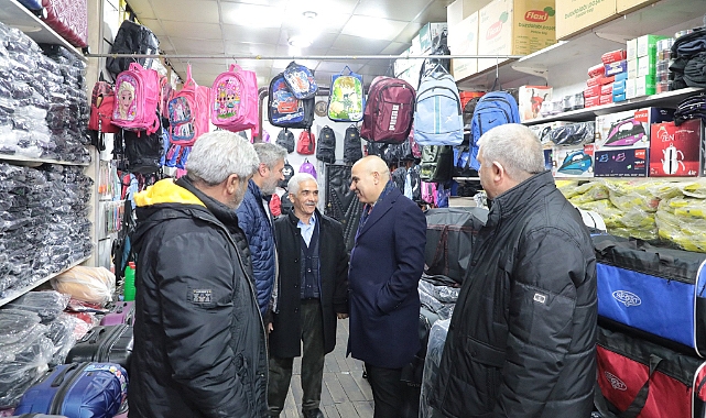 Ağrı Valisi Koç, çarşı esnafını ziyaret etti
