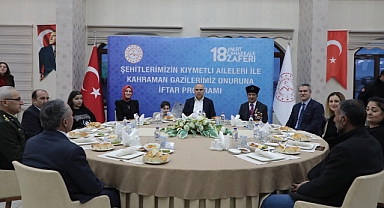 Ağrı Valisi Koç ve eşi, Şehit Yakınları ve Gazi’lerle iftar sofrasını paylaştı