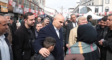 Ağrı Valisi Mustafa Koç, vatandaşların taleplerini dinledi