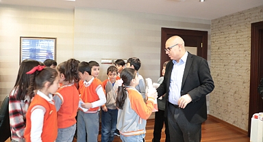 Ağrılı miniklerden Vali Koç'a ziyaret