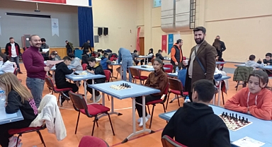 Ağrılı öğrencilerin başarısı göz doldurdu