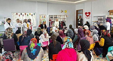AK Parti Ağrı adayı Aydın, kadınların taleplerini dinledi