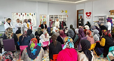 AK Parti Ağrı adayı Aydın, kadınların taleplerini dinledi
