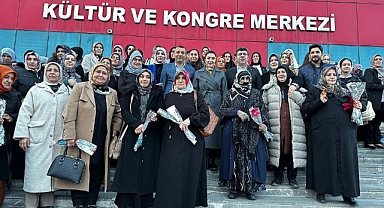 AK Parti Ağrı heyeti kadınlarla buluştu