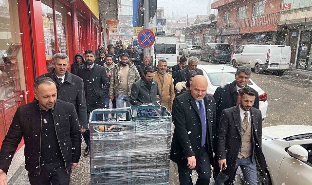 AK Parti Sarıkamış Belediye Başkan Adayı Çetinkaya'dan ev ve esnaf ziyareti