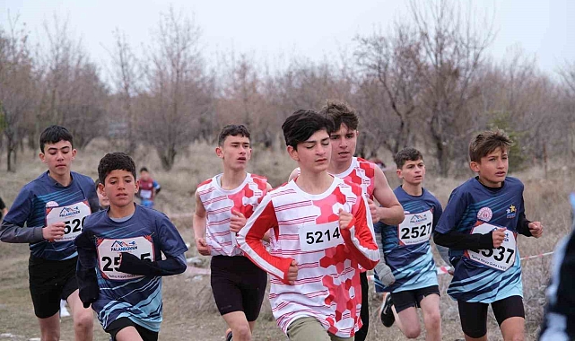 Atletizmi Geliştirme Projesi'nde ilk kademe yarışmaları Erzincan'da gerçekleştirildi