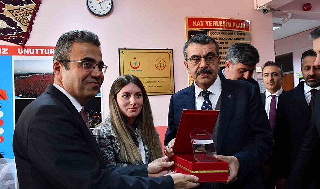 Bakan Tekin: "Biz 1 milyon 100 bin kişilik bir orduyuz, bu ordu aynı hedefe odaklanırsa başarmama ihtimali yok"