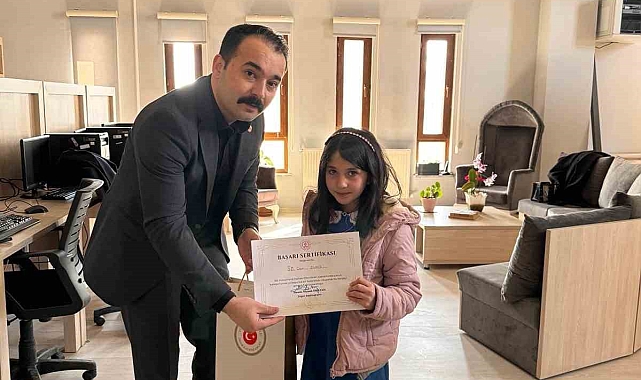 Başarılı öğrencilere ödülleri verildi