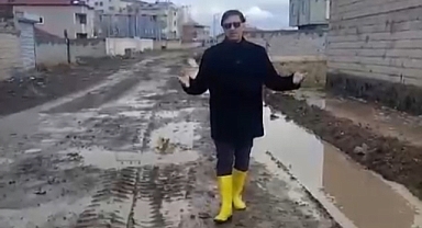 Başkan adayı Çelik çizmelerini giydi, Doğubayazıt sokaklarında halka seslendi(Videolu Haber)