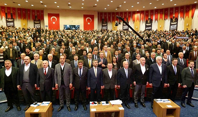 Başkan Sekmen "Yeniden 5 Yıl" sloganıyla proje tanıtımı yaptı