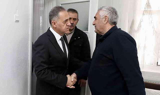 Bingöl Valisi Usta, şehit polisin ailesine başsağlığı dileklerini sundu