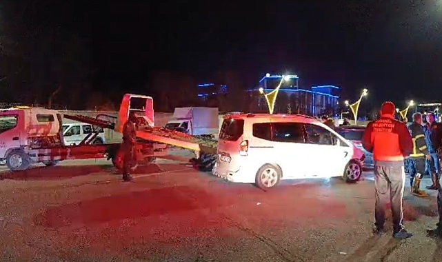Bingöl'de 2 otomobil çarpıştı: 4 yaralı