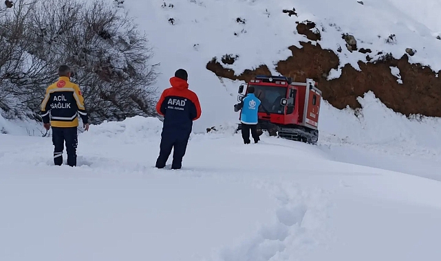 Bingöl'de tipide dağlık alanda mahsur kalan avcılar helikopterle kurtarıldı