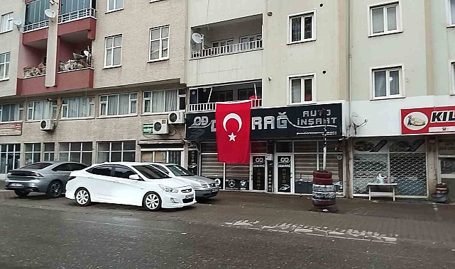Bingöllü şehidin dede evine Türk bayrağı asıldı