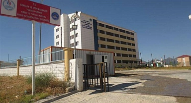Bitlis Eren Üniversitesi'nde 57 öğrenci yemekten zehirlendi