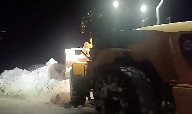 Bitlis'te karla mücadele çalışması devam ediyor