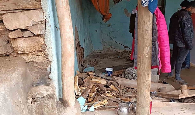 Bitlis'te yoğun yağışlardan dolayı meydana gelen göçükte 42 küçükbaş hayvan telef oldu