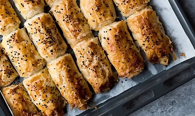Bu tarif herkesi börek ustası yapacak: Mercimekli Börek