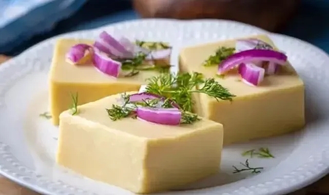 Bu tarifle herkes meze ustası: Zeytinyağlı Fava tarifi