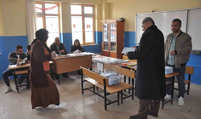 Bulanık'ta 16 bin 578 seçmen sandık başına gitti