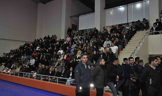 Bulanık'ta 'Kurumlar Arası Voleybol Turnuvası' sona erdi