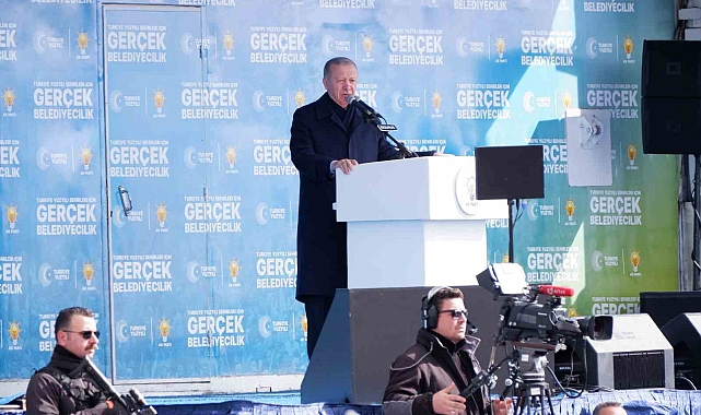 Cumhurbaşkanı Erdoğan: "Bugün doya doya teneffüs ettiğimiz özgürlük ortamı birileri tarafından bizlere altın tepside sunulmadı"