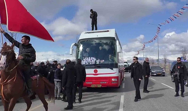 Cumhurbaşkanı Erdoğan'a Erzurum'da yoğun ilgi