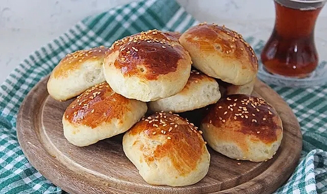 Daha önce hiç bu kadar lezzetlisini denemediniz: Herkesin bayılacağı Yumuşak Poğaça tarifi