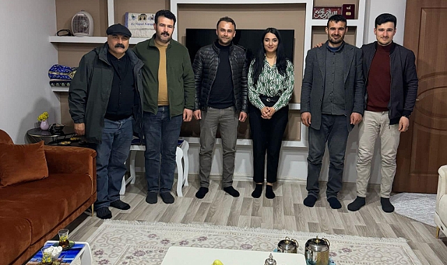Dem Parti Patnos Belediye Başkan Adayı Rojbin Kartal Ev Ev Geziyor