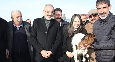 Dem Parti Teşkilatı, Ağrı Canlı Hayvan Borsası’nda üreticileri dinledi