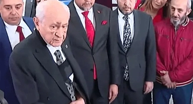 Devlet Bahçeli’ye Ne Oldu? Yüzündeki Morlukların Sebebi Ne?